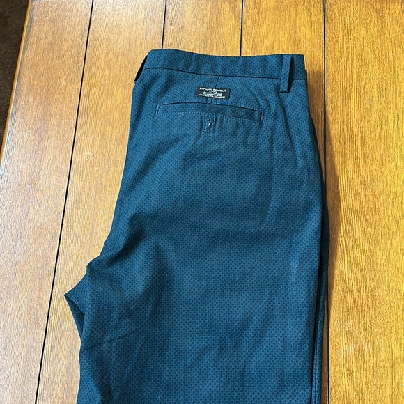 Men’s Banana Republic Chinos - Picture 3 of 6